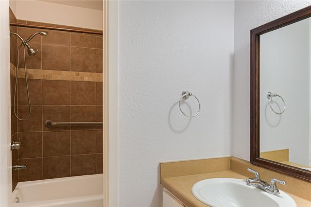 2605 W Stassney LN B, Austin, TX 78745
