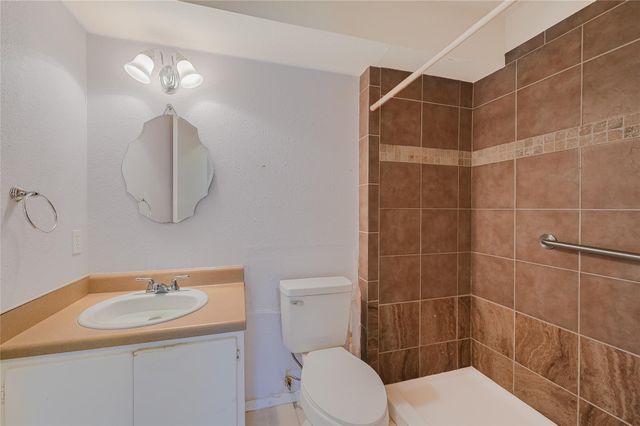 2605 W Stassney LN B, Austin, TX 78745