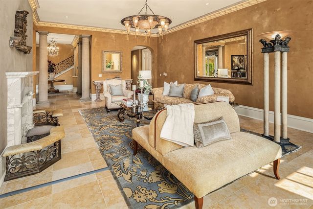 623 W Highland Drive, Seattle, WA 98119