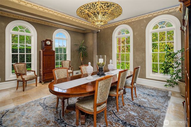 623 W Highland Drive, Seattle, WA 98119