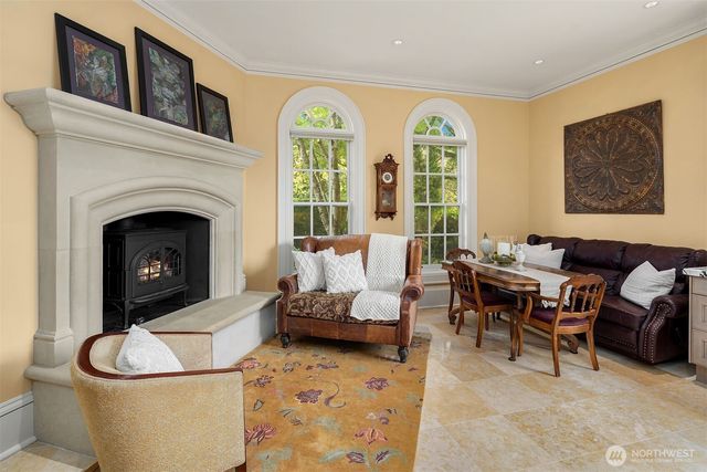 623 W Highland Drive, Seattle, WA 98119
