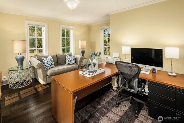 623 W Highland Drive, Seattle, WA 98119
