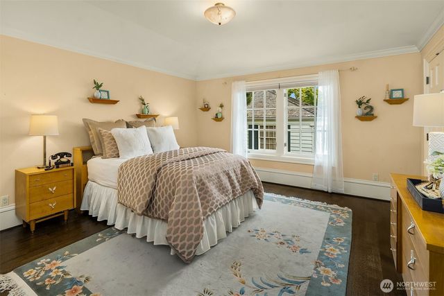 623 W Highland Drive, Seattle, WA 98119