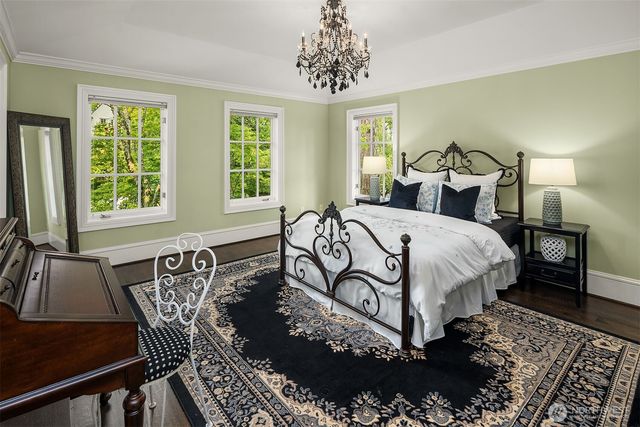 623 W Highland Drive, Seattle, WA 98119