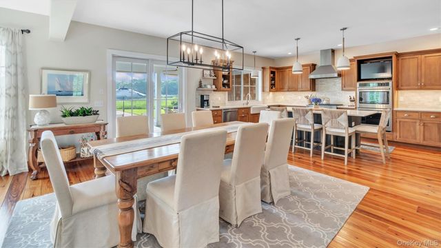 13A Brushy Neck Lane, Westhampton, NY 11977
