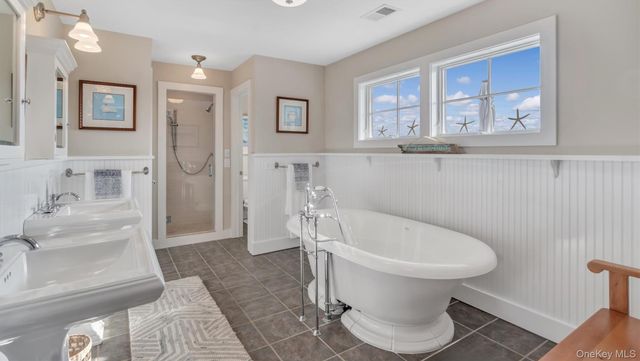 13A Brushy Neck Lane, Westhampton, NY 11977