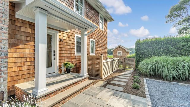 13A Brushy Neck Lane, Westhampton, NY 11977