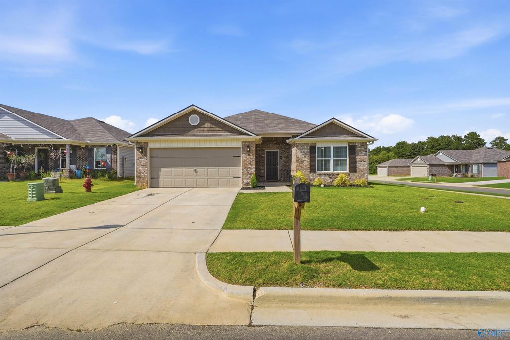 1643 Simmons Street SE, Cullman, AL 35055