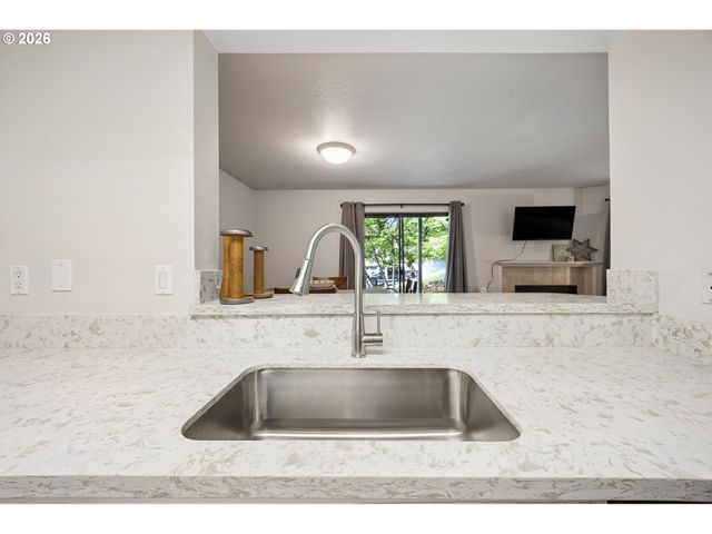 10220 Se TALBERT St, Clackamas, OR 97015