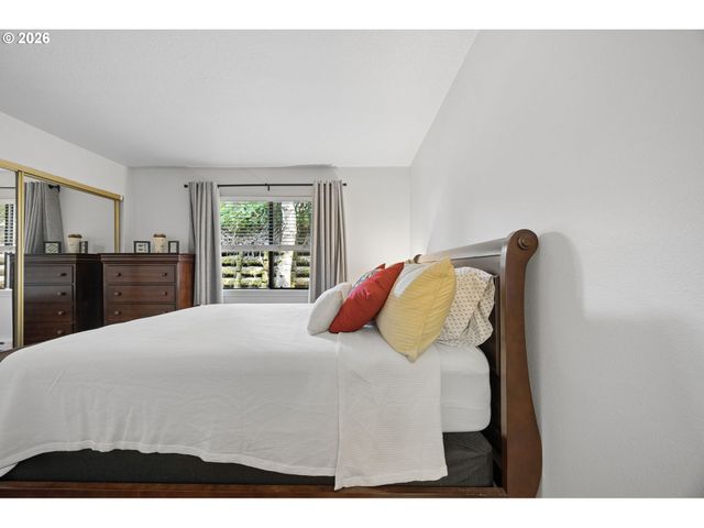 10220 Se TALBERT St, Clackamas, OR 97015