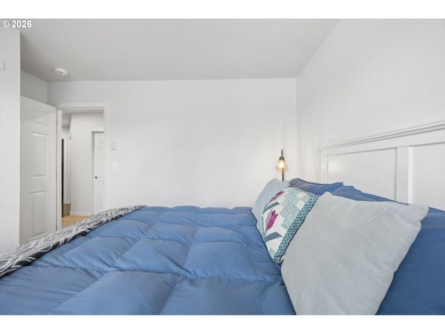 10220 Se TALBERT St, Clackamas, OR 97015