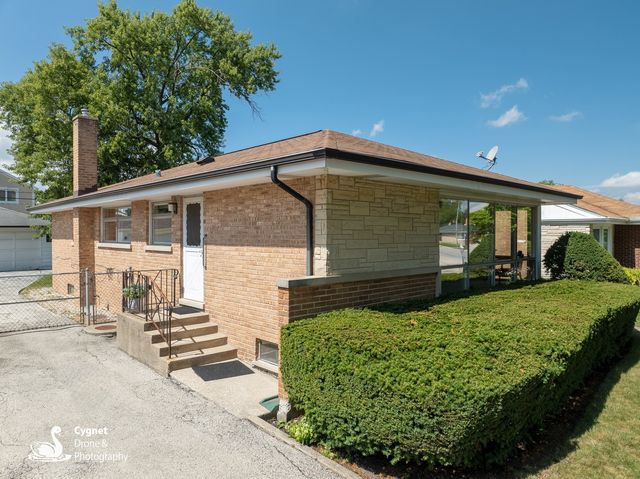 8748 N Olcott Avenue, Niles, IL 60714