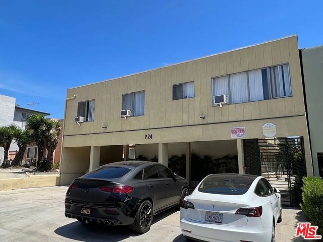 924 N Curson Avenue 4, West Hollywood, CA 90046