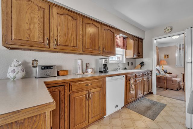15226 Cook Street, Southgate, MI 48195