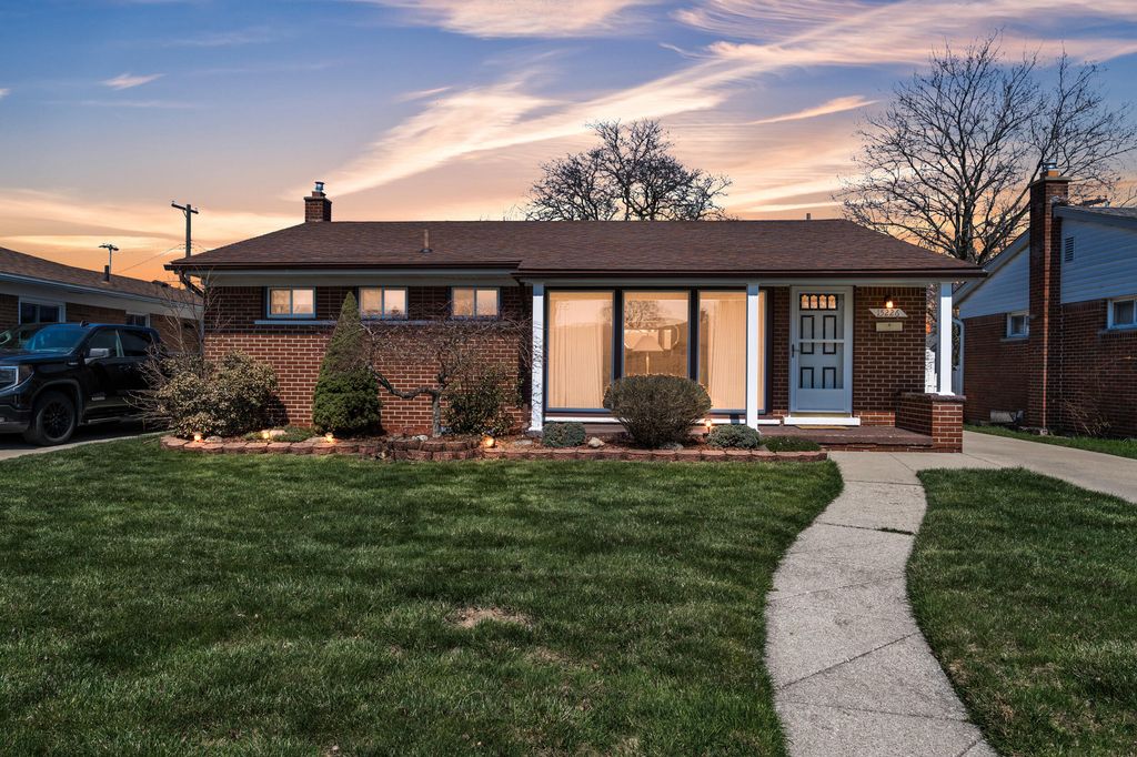 15226 Cook Street, Southgate, MI 48195
