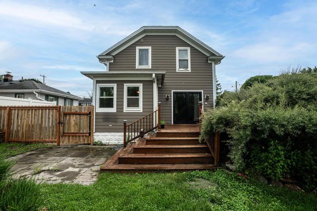 814 Buena Vista AVENUE, Waukesha, WI 53188