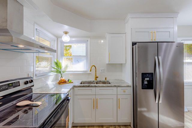 5709 N 93rd STREET, Milwaukee, WI 53225