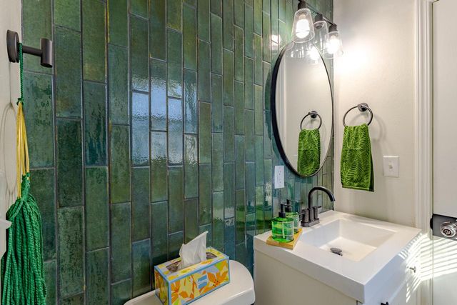 5709 N 93rd STREET, Milwaukee, WI 53225