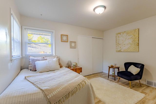 5709 N 93rd STREET, Milwaukee, WI 53225