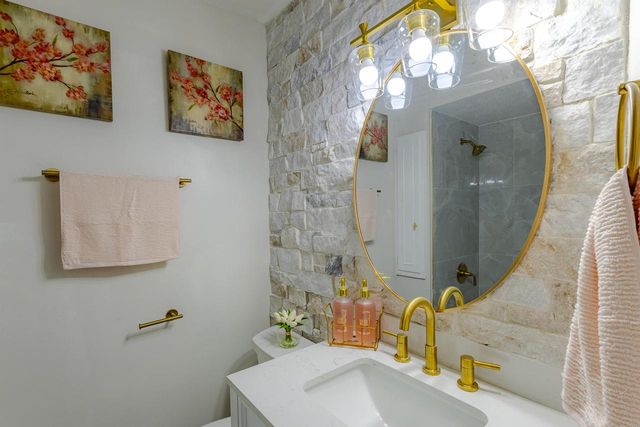 5709 N 93rd STREET, Milwaukee, WI 53225