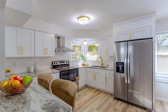 5709 N 93rd STREET, Milwaukee, WI 53225