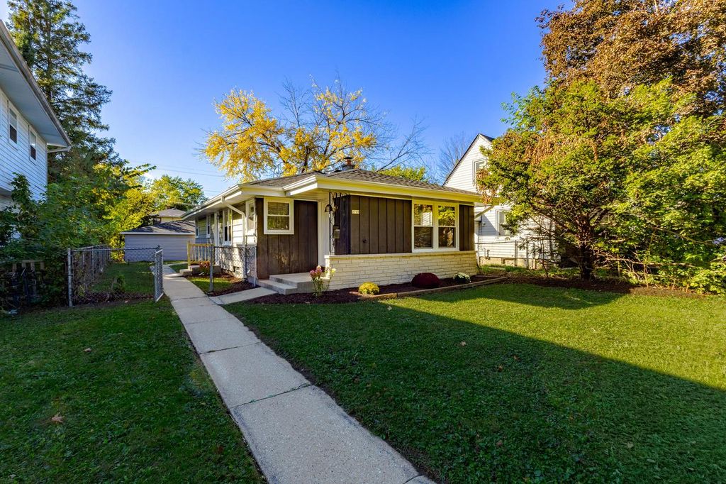 5709 N 93rd STREET, Milwaukee, WI 53225
