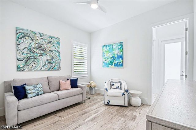 1114 6th LN N, Naples, FL 34102