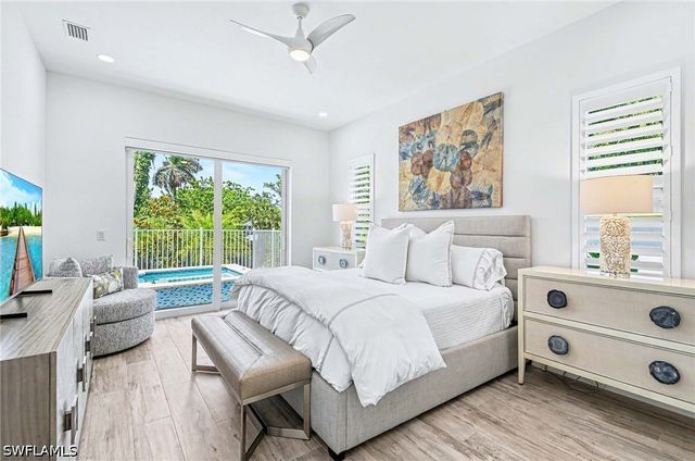 1114 6th LN N, Naples, FL 34102