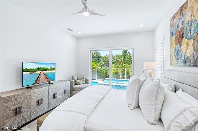 1114 6th LN N, Naples, FL 34102