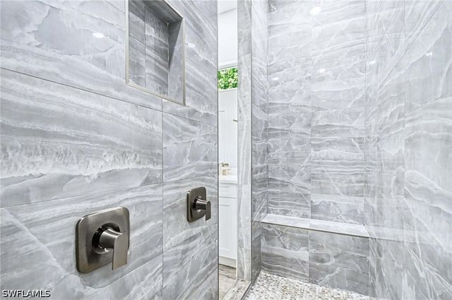 1114 6th LN N, Naples, FL 34102