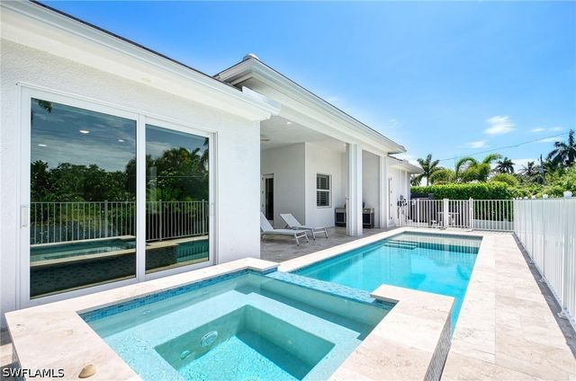 1114 6th LN N, Naples, FL 34102
