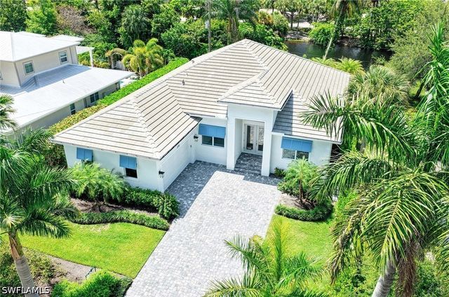 1114 6th LN N, Naples, FL 34102
