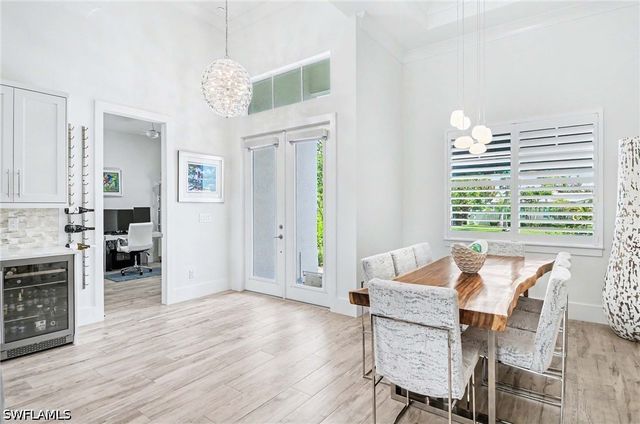 1114 6th LN N, Naples, FL 34102