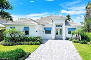 1114 6th LN N, Naples, FL 34102