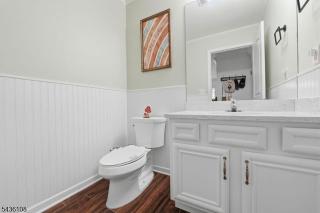 41 Harvey Ct, Clark Twp., NJ 07066