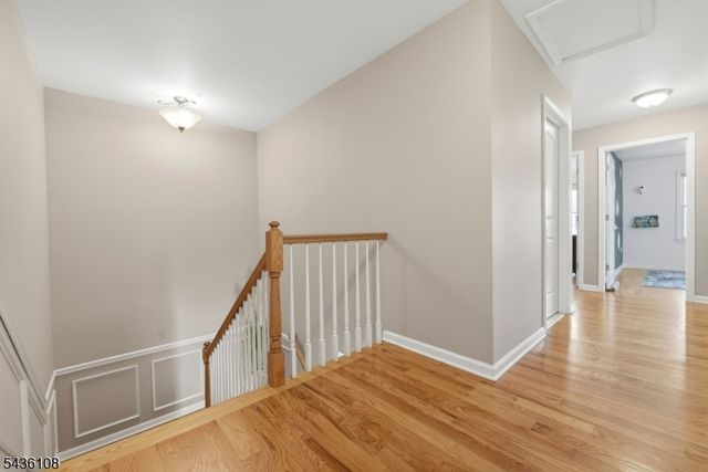 41 Harvey Ct, Clark Twp., NJ 07066