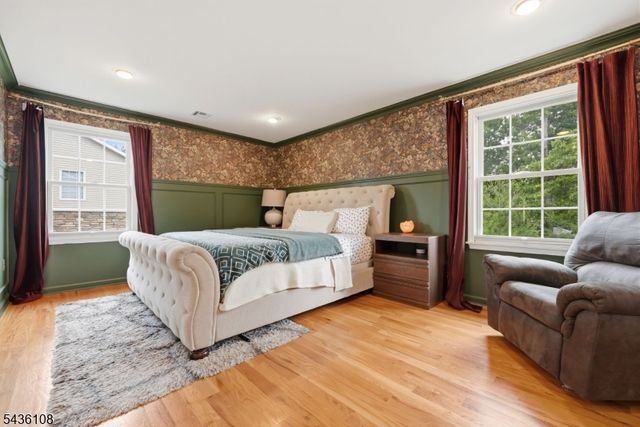 41 Harvey Ct, Clark Twp., NJ 07066