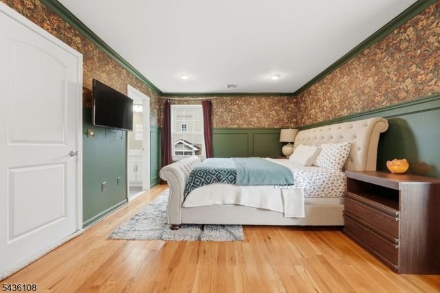 41 Harvey Ct, Clark Twp., NJ 07066