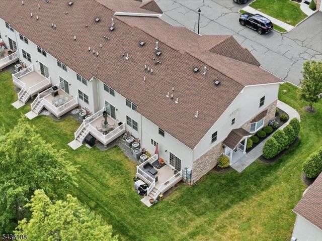 41 Harvey Ct, Clark Twp., NJ 07066