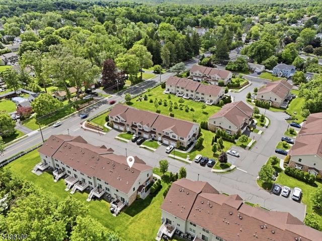 41 Harvey Ct, Clark Twp., NJ 07066