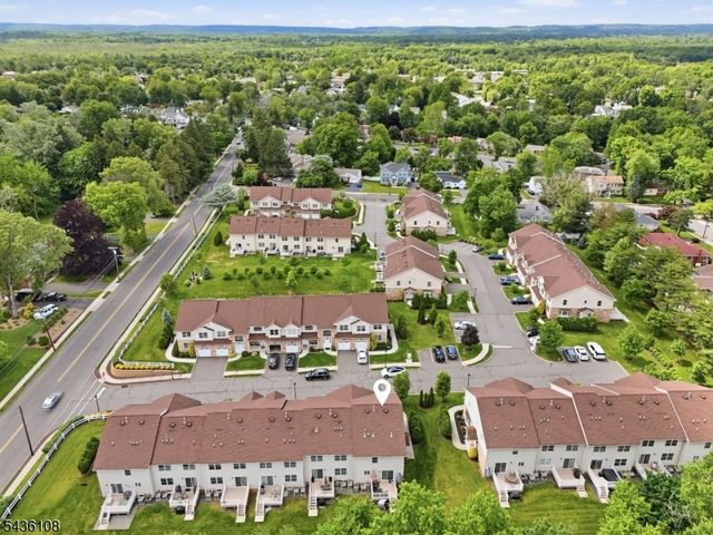 41 Harvey Ct, Clark Twp., NJ 07066