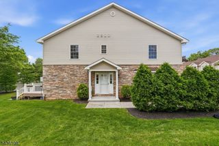 41 Harvey Ct, Clark Twp., NJ 07066