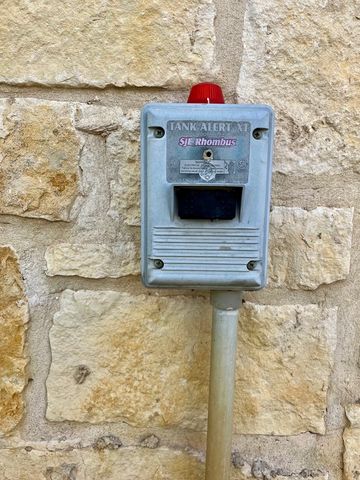 1128 Saddle Club Dr, Kerrville, TX 78028
