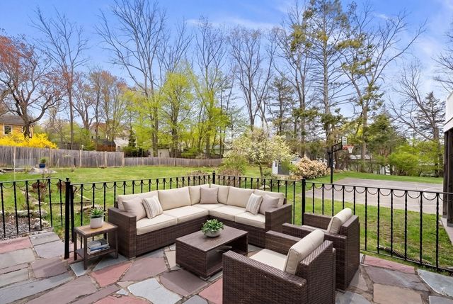 147 Charlton Street, Arlington, MA 02174