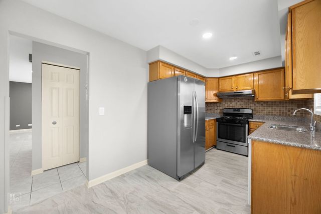 1060 Matfield Court 1060, Schaumburg, IL 60193