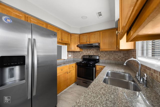 1060 Matfield Court 1060, Schaumburg, IL 60193