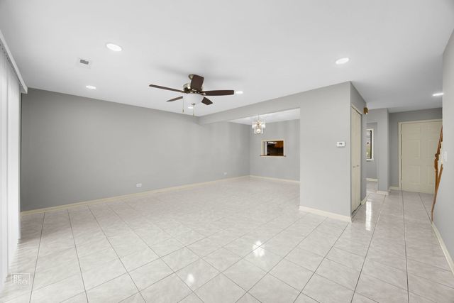 1060 Matfield Court 1060, Schaumburg, IL 60193