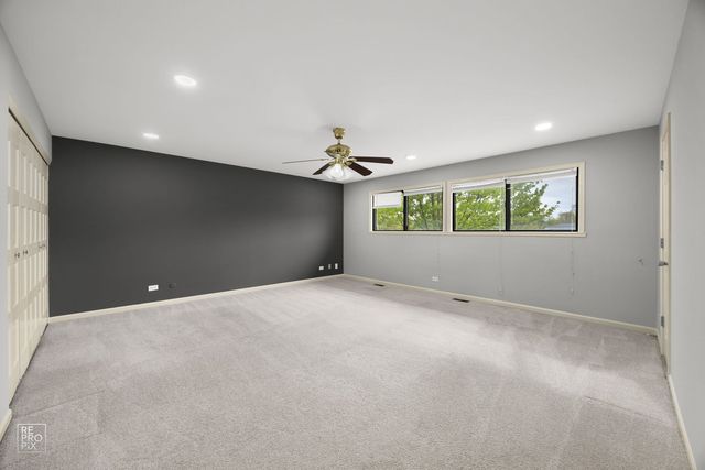 1060 Matfield Court 1060, Schaumburg, IL 60193
