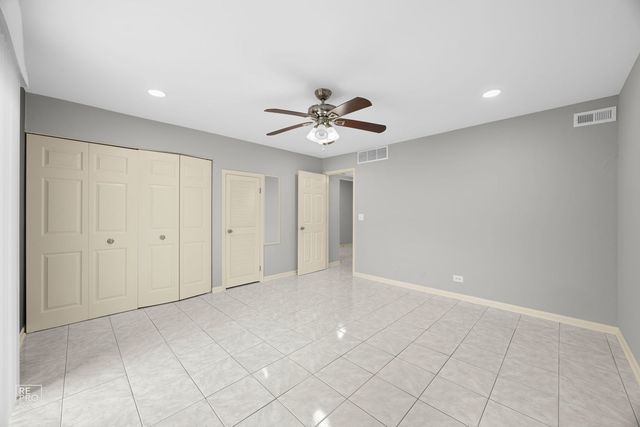 1060 Matfield Court 1060, Schaumburg, IL 60193
