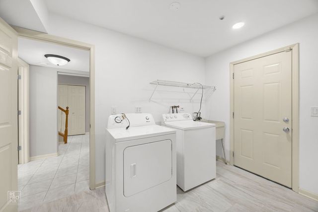 1060 Matfield Court 1060, Schaumburg, IL 60193